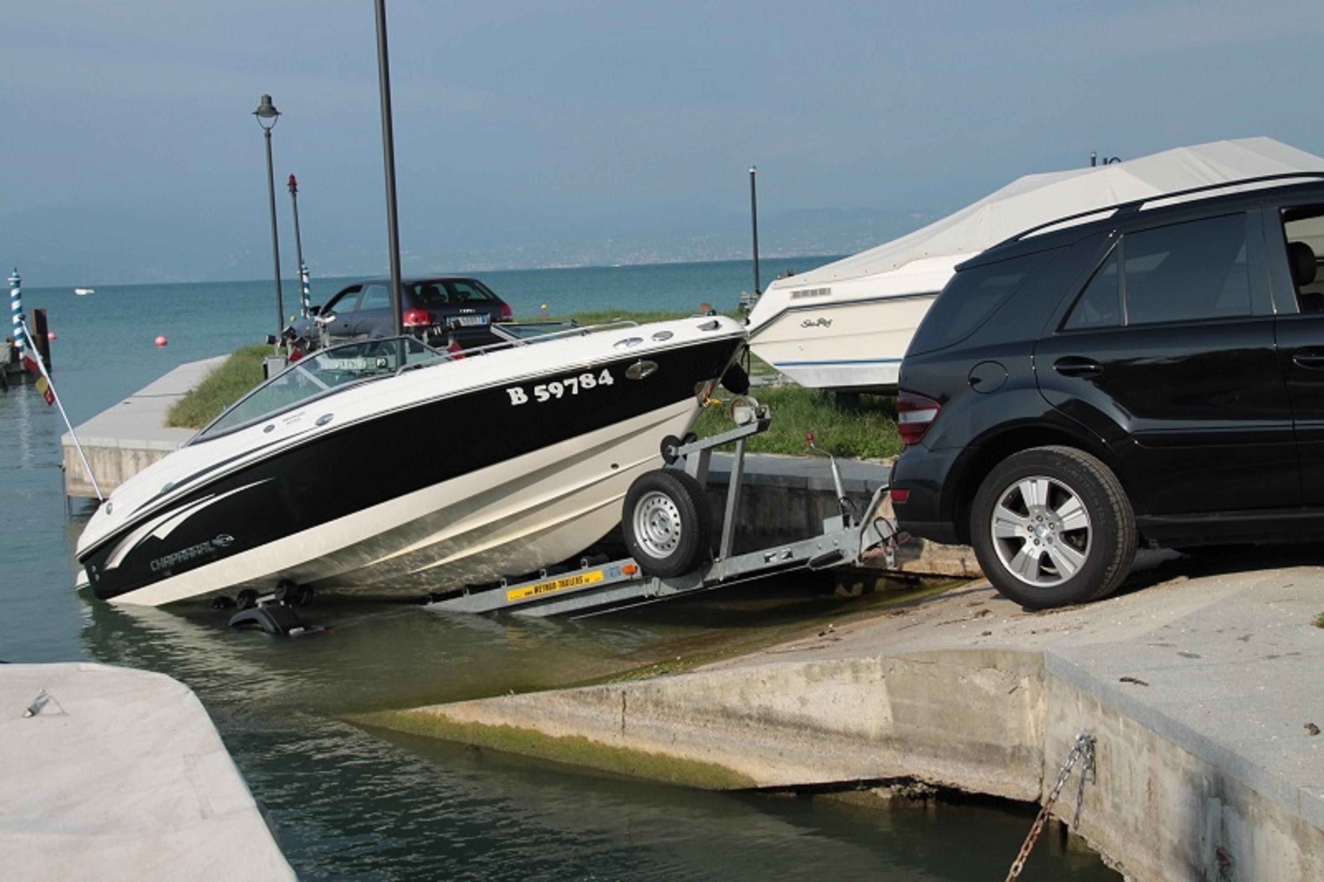 Yachting Hotel Mistral Sirmione Exterior photo
