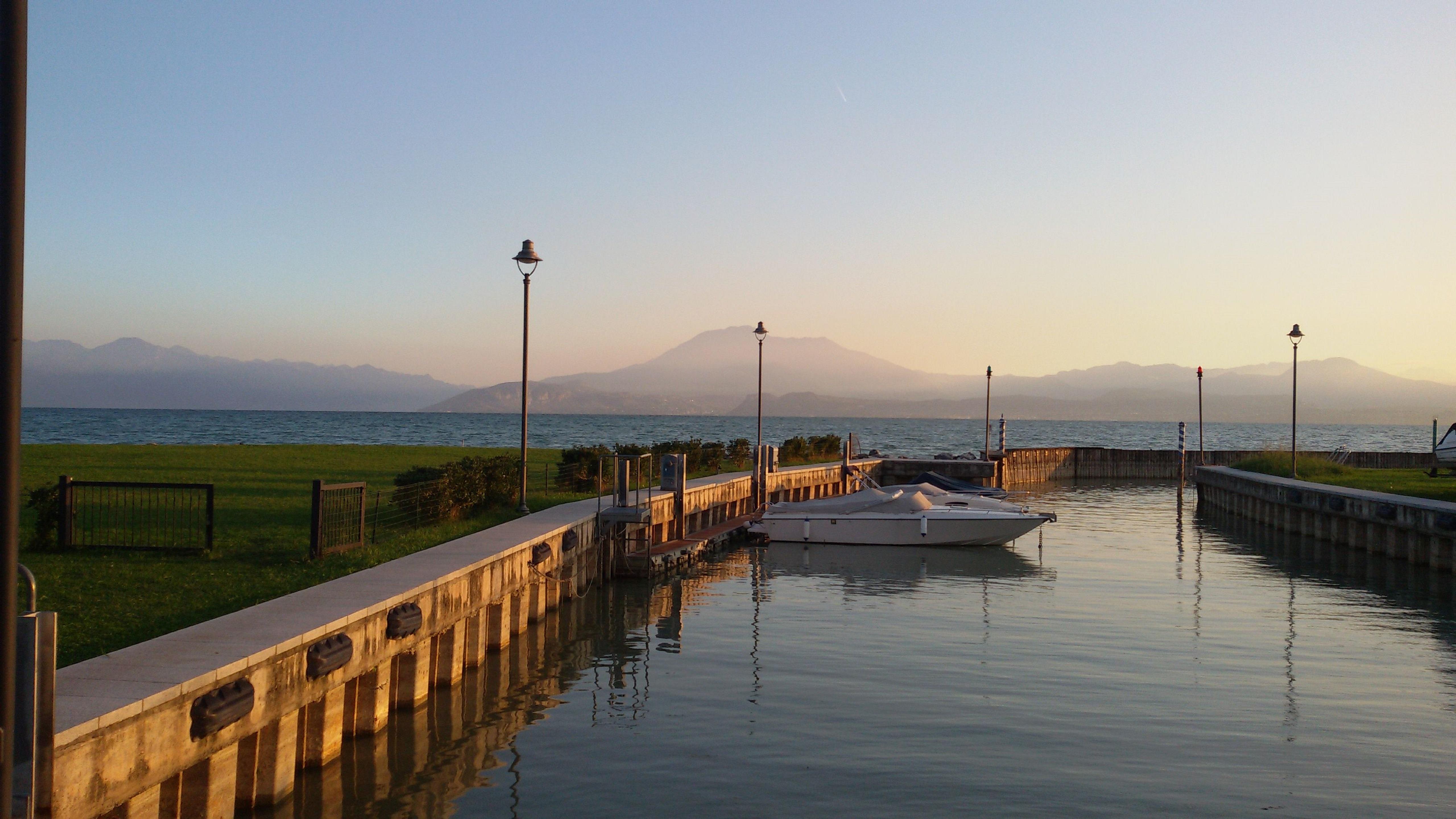 Yachting Hotel Mistral Sirmione Exterior photo