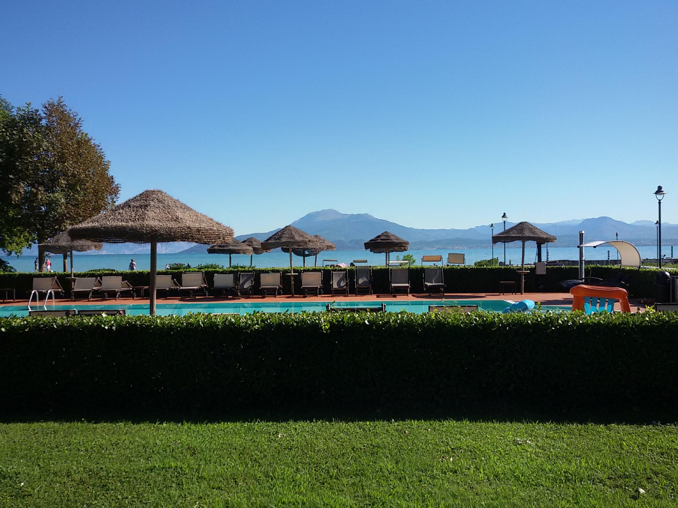 Yachting Hotel Mistral Sirmione Exterior photo